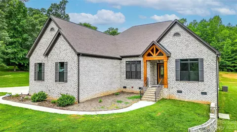 3862 Willow Grove Ln, Concord, NC 28025