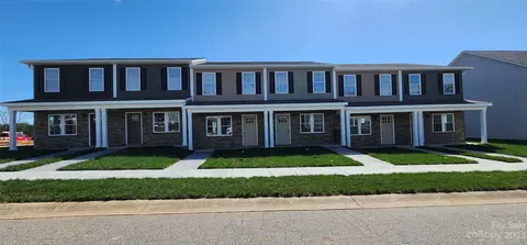 1549 Oak Leaf Dr NW, Hickory, NC 28601