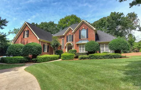 8326 Greencastle Dr, Charlotte, NC 28210