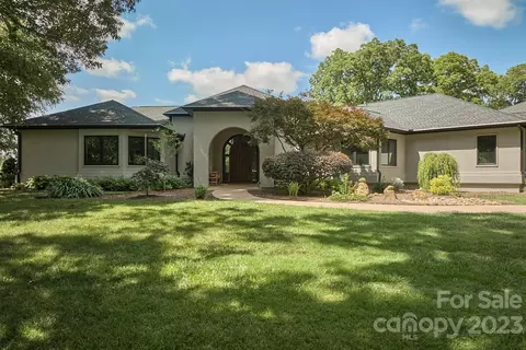 290 Stable Gate Dr, Campobello, SC 29322
