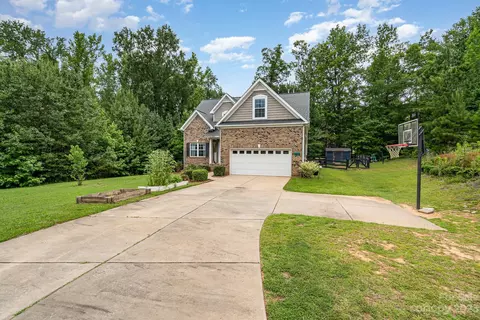 5233 Quarry Dr, Lancaster, SC 29720 photo 3