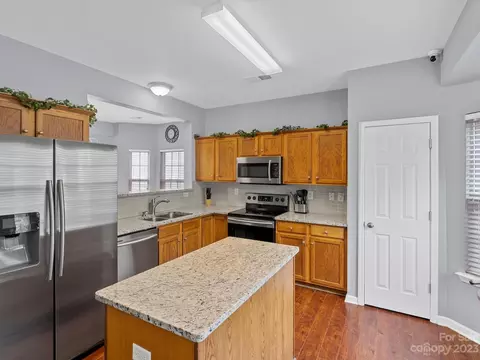 9906 Treeside Ln, Matthews, NC 28105 photo 13