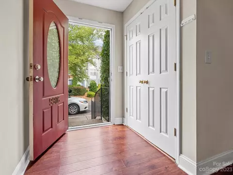 9906 Treeside Ln, Matthews, NC 28105 photo 3