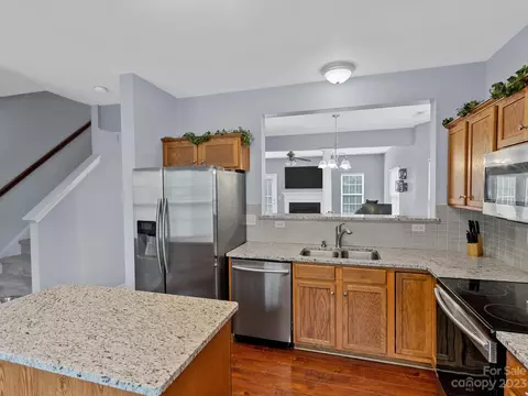 9906 Treeside Ln, Matthews, NC 28105 photo 15