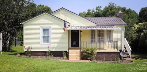 199 Heigh St, Ellenboro, NC 28040