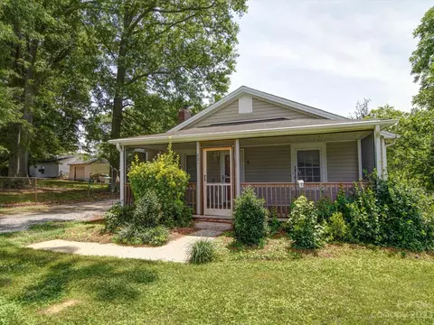 721 Perkins St, Lowell, NC 28098