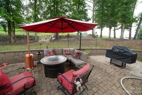 270 Hydrangea Dr, Clover, SC 29710 photo 6