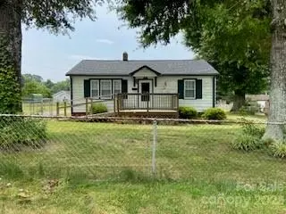 2911 Court Dr, Gastonia, NC 28054
