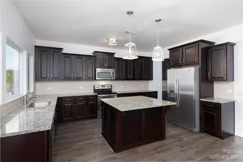 16236 Commodore Dr, Lancaster, SC 29720 photo 3