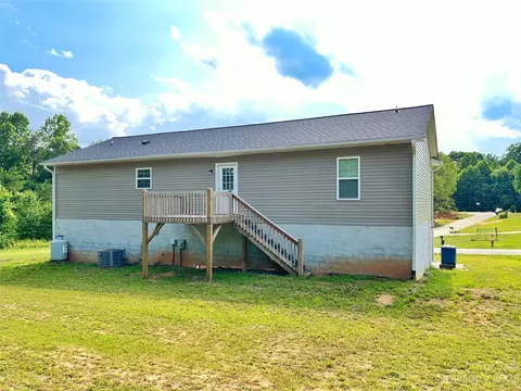 107 Green Fields Ln, Morganton, NC 28655 photo 6