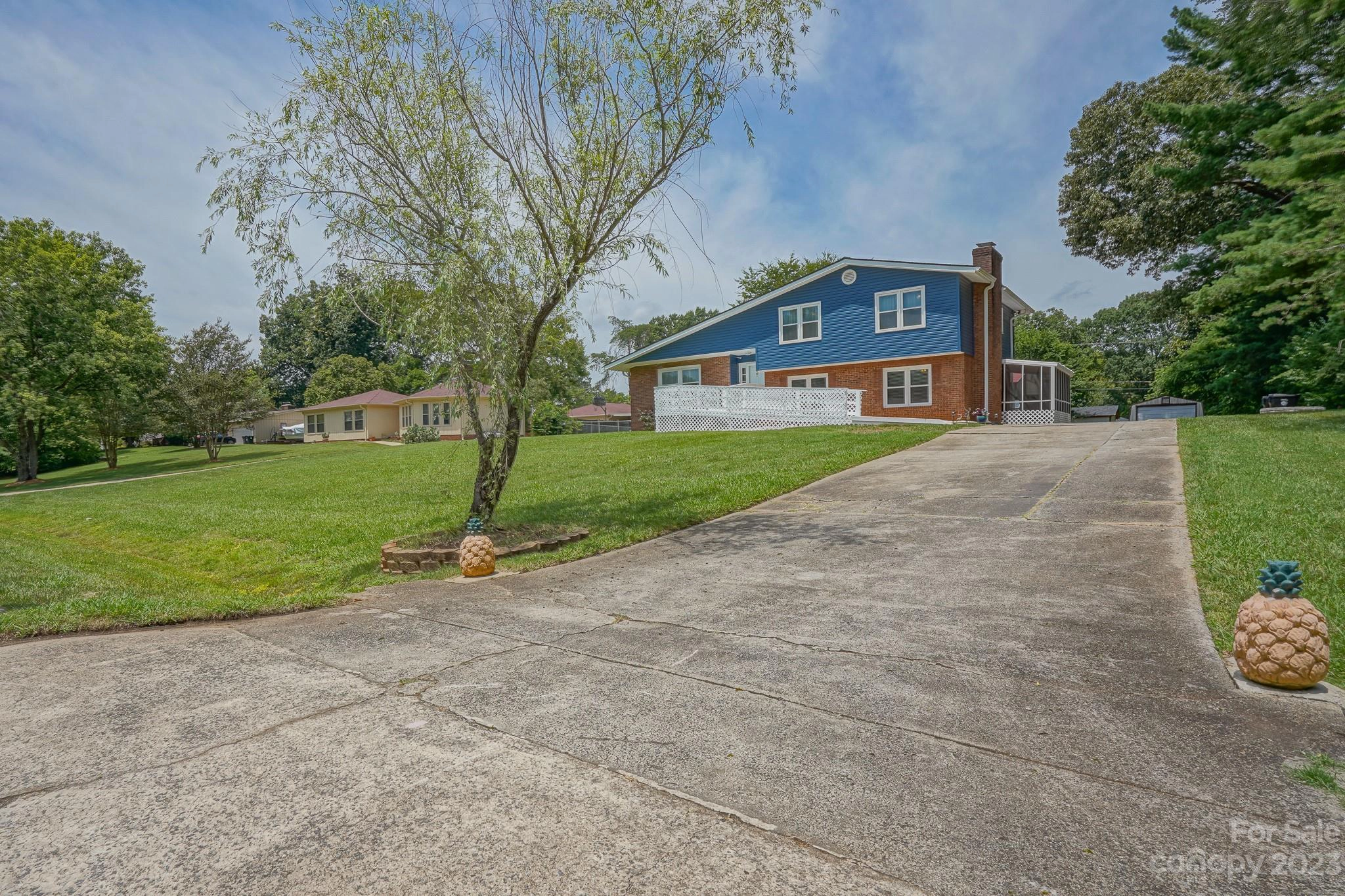 2636 Woodcrest Sw Dr SW  