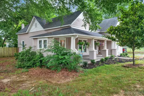 407 Lancaster Ave, Monroe, NC 28112 photo 2