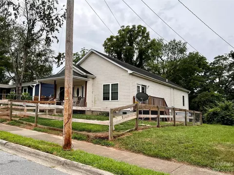 38 Pine Grove Ave, Asheville, NC 28801