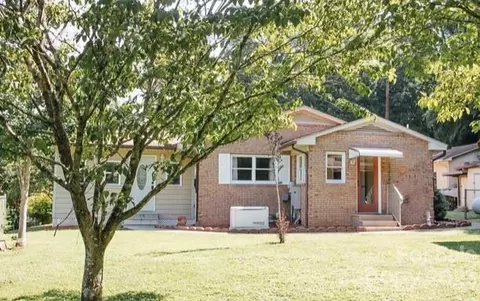 176 Sunny St, Marion, NC 28752