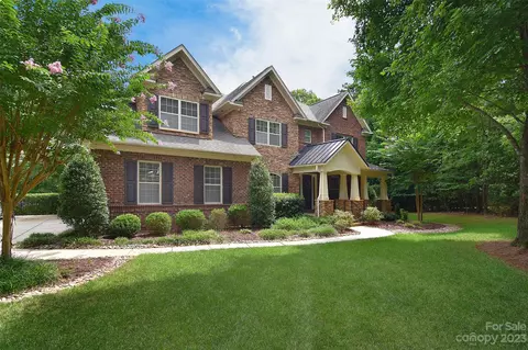 141 Cherry Tree Dr, Mooresville, NC 28117