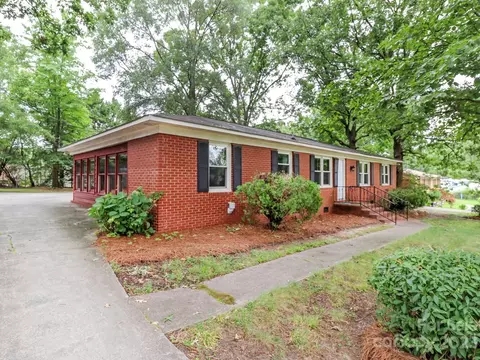 201 Ann St, Matthews, NC 28104