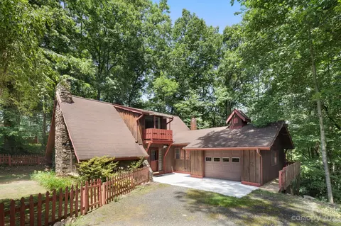 436 Hunter St, Burnsville, NC 28714