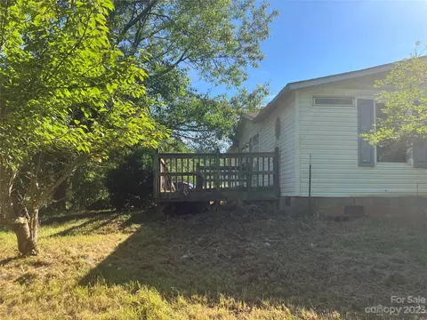 5481 Parkview Rd, Lenoir, NC 28645