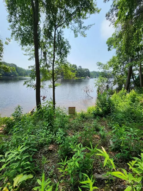 217 Sandy Point Ln #12, Hartsville, SC 29550