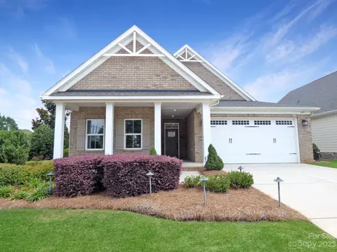 6405 Brighton Park Dr, Mint Hill, NC 28227