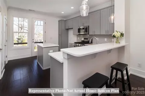 8855 Senator Royall Dr, Charlotte, NC 28262