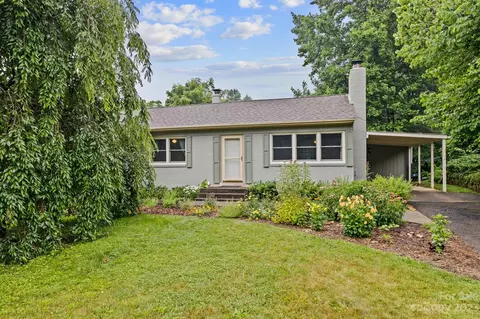 94 Hilltop St, Mars Hill, NC 28754