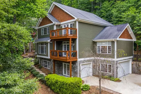 19 Hearthstone Dr, Asheville, NC 28803