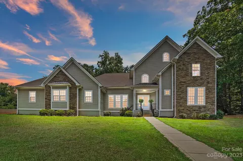 145 Poinsettia Ln, Mooresville, NC 28117