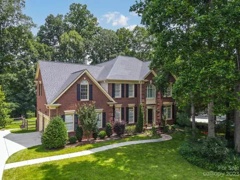 120 Lockerbie Ln, Mooresville, NC 28115