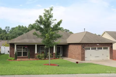 7252 Kenyon Dr, Denver, NC 28037