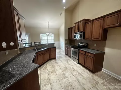 7252 Kenyon Dr, Denver, NC 28037 photo 2