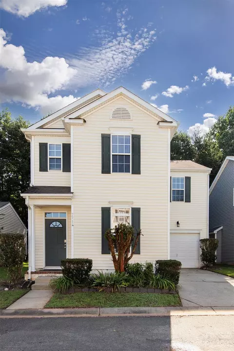 7714 Brisbane Ct, Charlotte, NC 28215