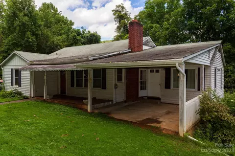 89 Grassy View Rd, Candler, NC 28715