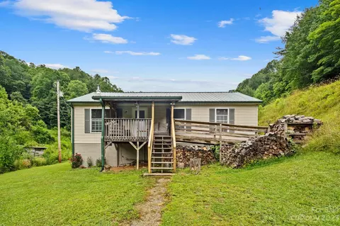 567 Baker Rd, Marshall, NC 28753 photo 2
