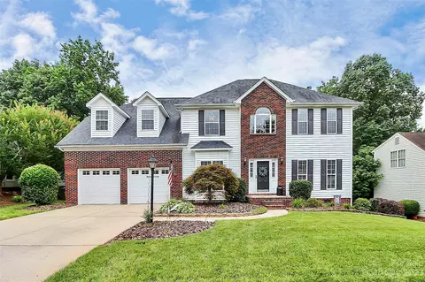 1819 Cloudburst Dr, Matthews, NC 28105