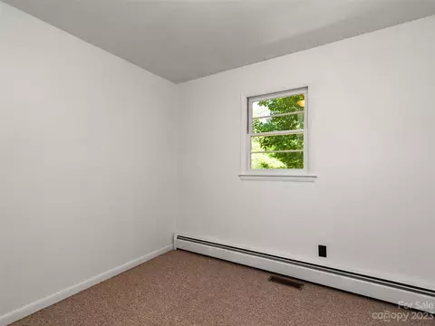 7363 Carolina Blvd, Clyde, NC 28721 photo 8