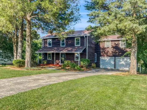 2110 Applegate Dr, Concord, NC 28027