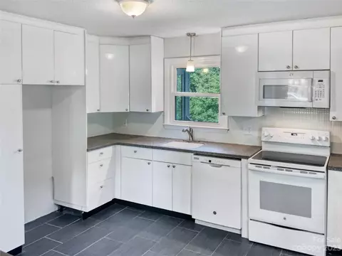 2110 Applegate Dr, Concord, NC 28027 photo 9