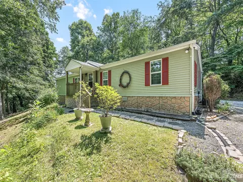 153 Moody Dr, Waynesville, NC 28786