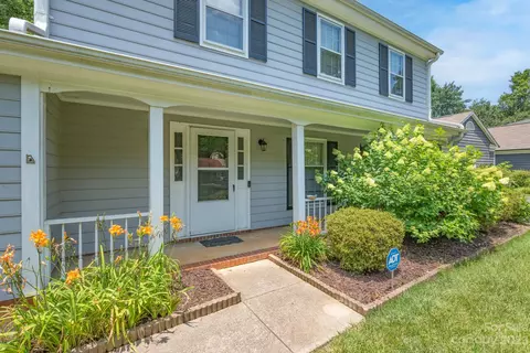 5406 Donnefield Dr, Charlotte, NC 28227