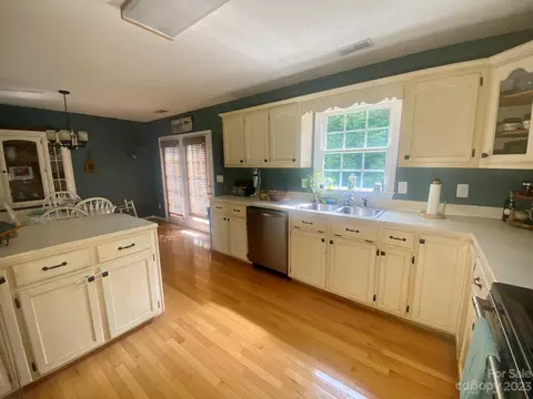 6519 Beechtree Ct, Hickory, NC 28601 photo 8