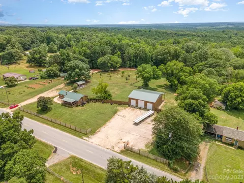 6380 Richburg Rd, Great Falls, SC 29055