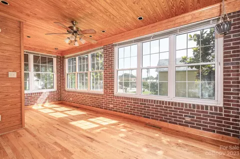 200 E Central Ave, Catawba, NC 28609 photo 4