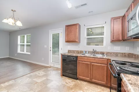 2046 E Park Dr, Lancaster, SC 29720 photo 4