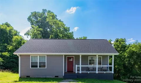 7 Fowler Town Rd, Candler, NC 28715