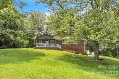 3742 Landrum Rd, Columbus, NC 28722