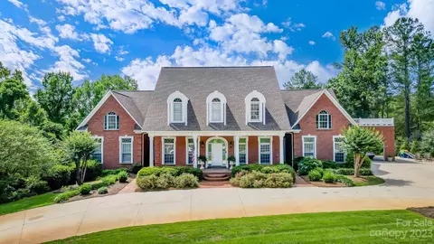 907 Maple Hill Ln, Rock Hill, SC 29732