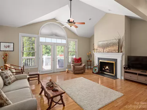 1 Split Creek Ct, Mills River, NC 28759 photo 3