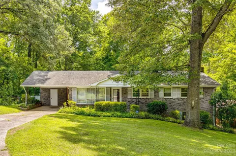 617 White Oak Dr, Lowell, NC 28098