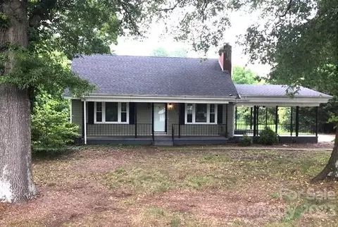 1002 Ramseur Rd, Bessemer City, NC 28016
